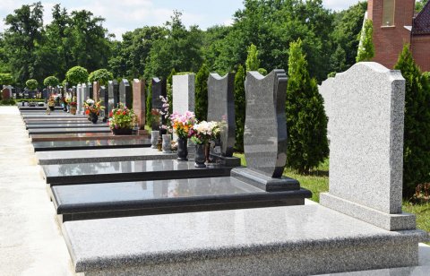 Création de plaque funéraire personnalisable - POMPES FUNÈBRES MARCO à Entraigues-sur-la-Sorgue