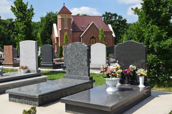 Vente de plaque funéraire en granit personnalisée à Sorgues